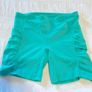 Lululemon size 6 aqua green bike shorts 6” inseam